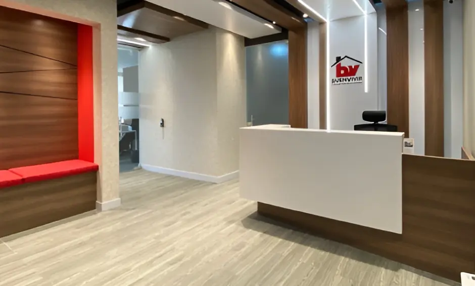 Interiorismo comercial para oficinas y espacios corporativos en Bogotá, combinando funcionalidad y estilo para crear ambientes de trabajo modernos y productivos.